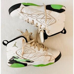 Nike Jordan MVP White Green Glow Boys Sneaker/ Tennis Shoe, 2.5Y